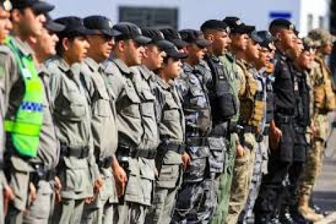 Ronaldo Caiado nomeia 24 novos policiais militares em Anápolis